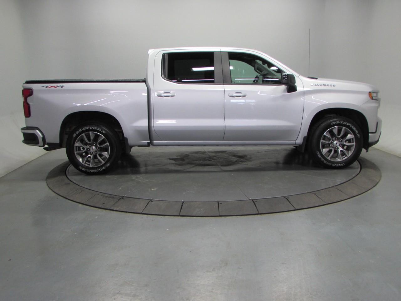 Chevrolet Silverado 1500 Vehicle Full-screen Gallery Image 08
