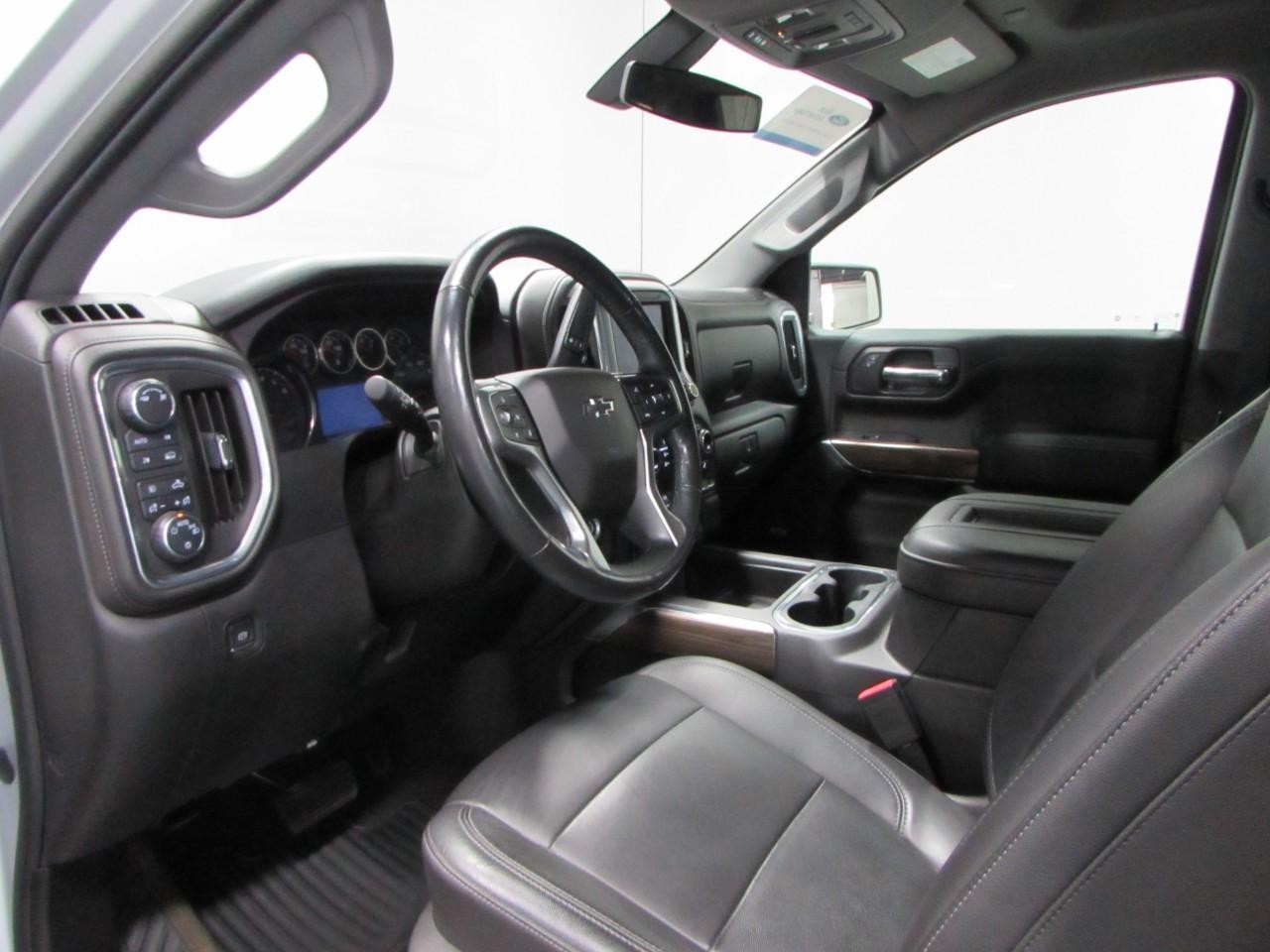 Chevrolet Silverado 1500 Vehicle Full-screen Gallery Image 13