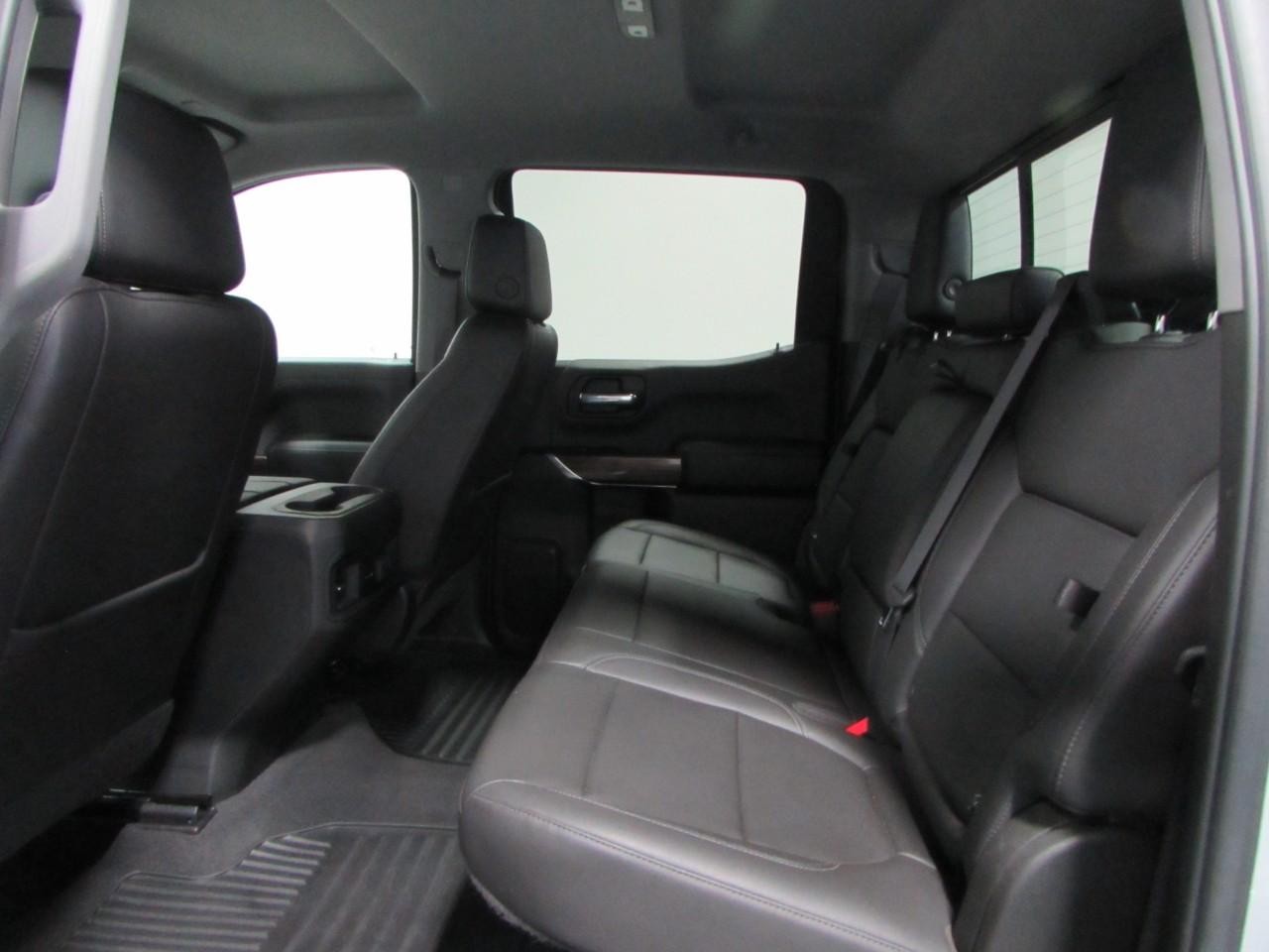 Chevrolet Silverado 1500 Vehicle Full-screen Gallery Image 15