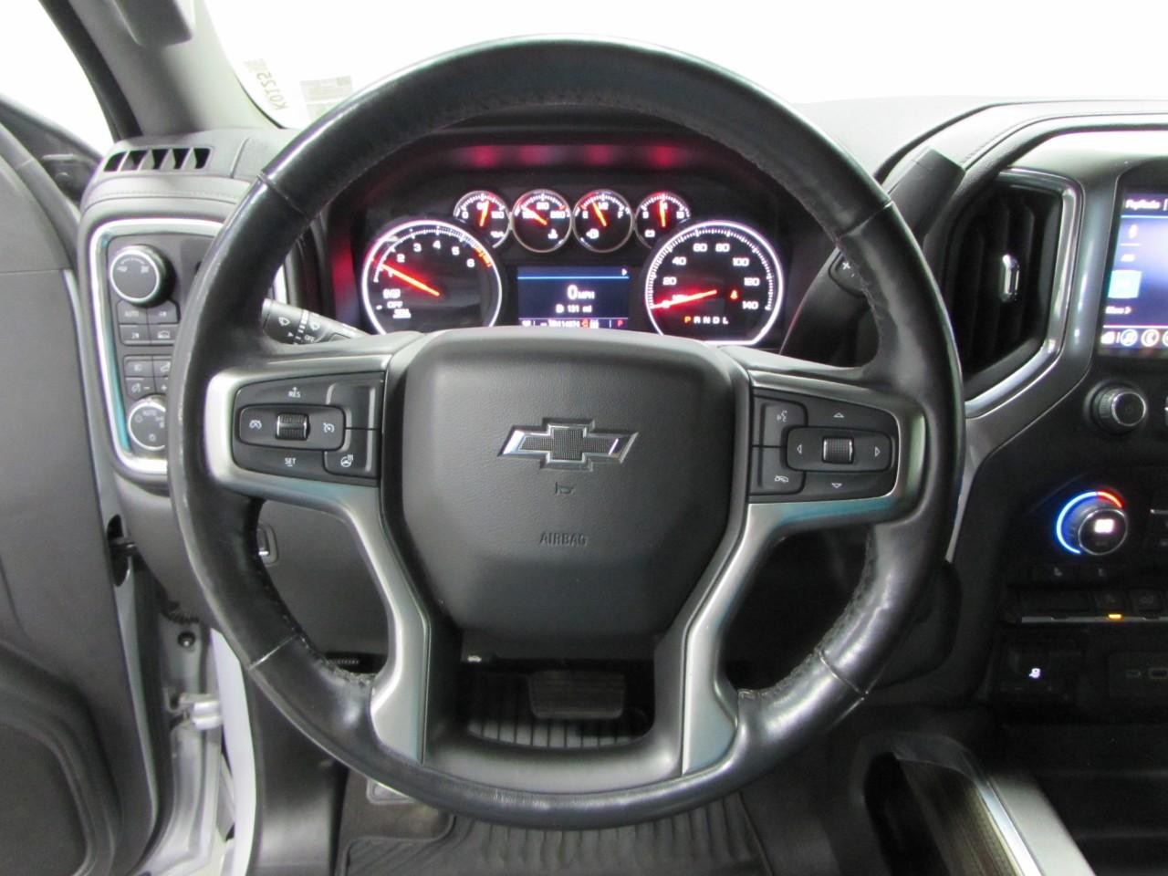 Chevrolet Silverado 1500 Vehicle Full-screen Gallery Image 23