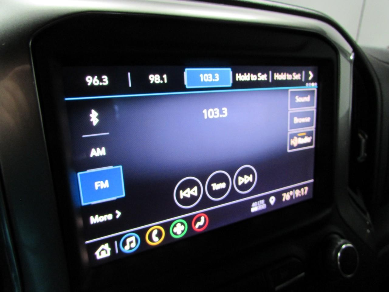 Chevrolet Silverado 1500 Vehicle Full-screen Gallery Image 28