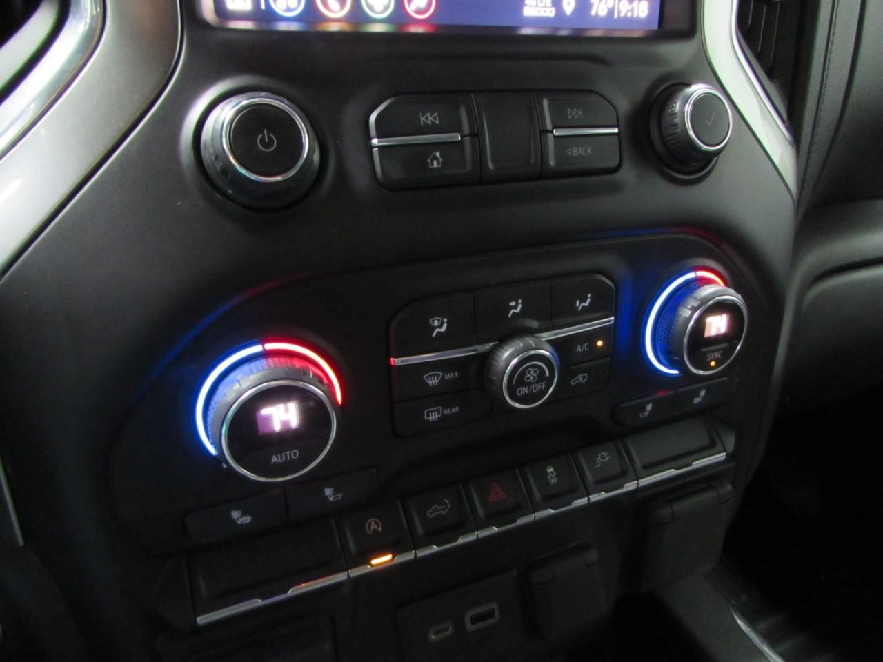 Chevrolet Silverado 1500 Vehicle Full-screen Gallery Image 29