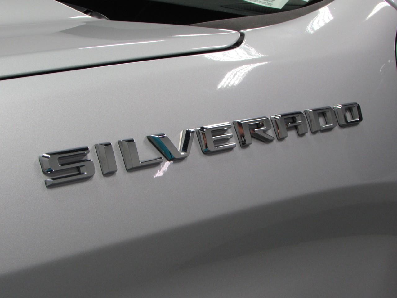 Chevrolet Silverado 1500 Vehicle Full-screen Gallery Image 31
