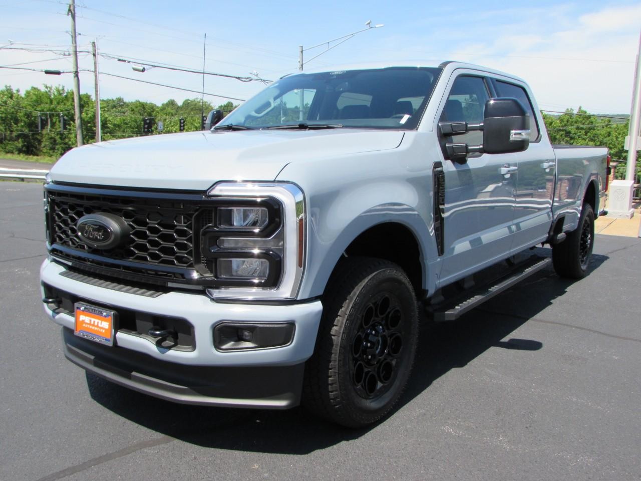 2026 Avalanche Ford Super Duty F-350 SRW Lariat 4X4 Truck