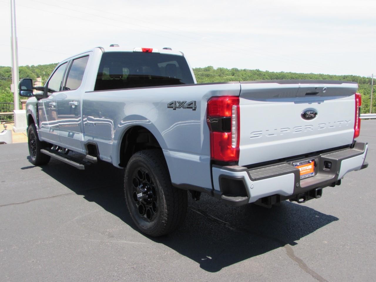 2026 Avalanche Ford Super Duty F-350 SRW Lariat 4X4 Truck