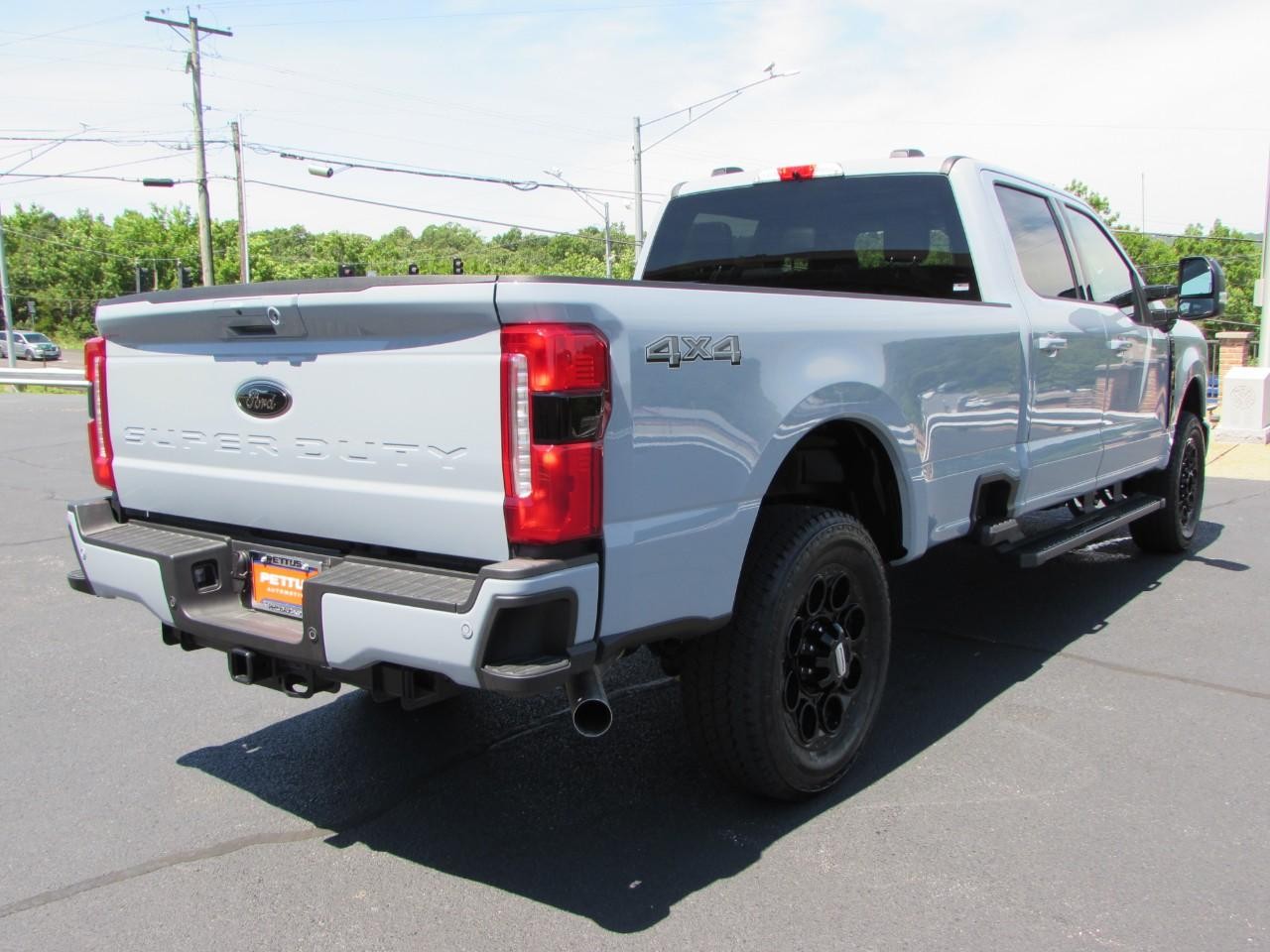 2026 Avalanche Ford Super Duty F-350 SRW Lariat 4X4 Truck