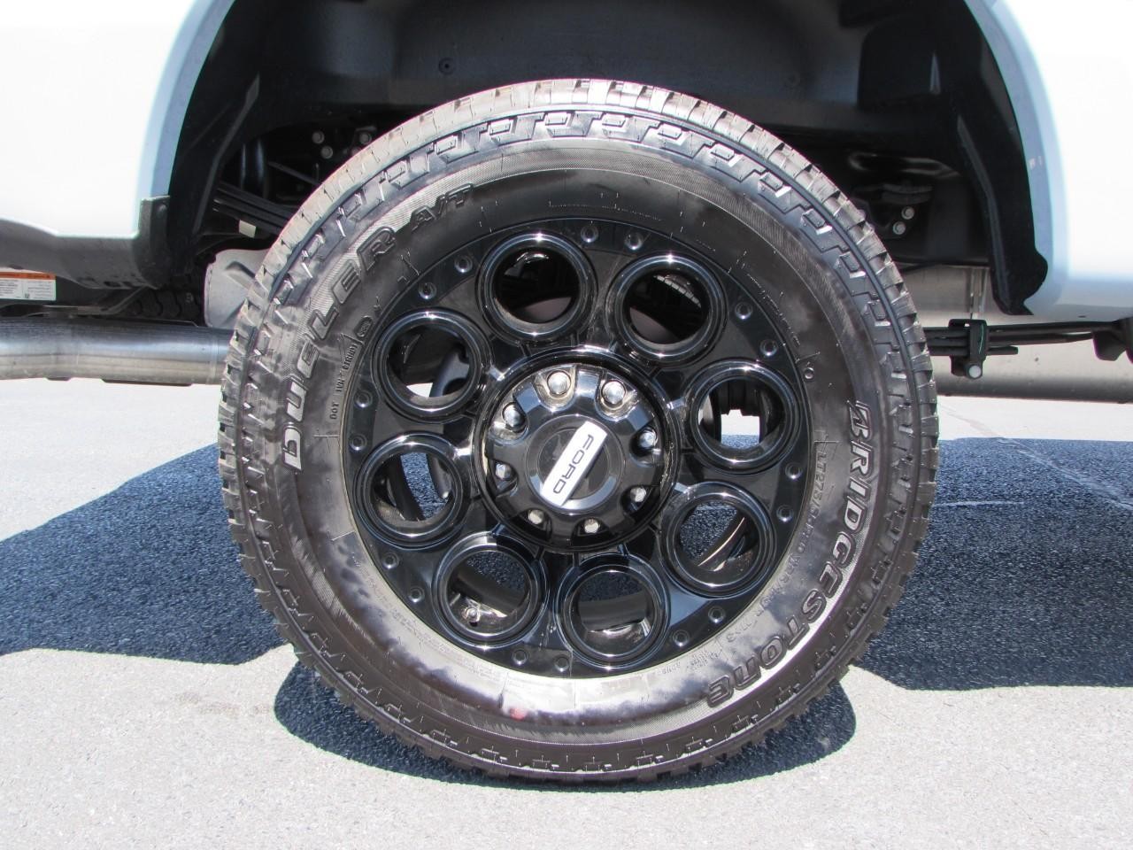 2026 Avalanche Ford Super Duty F-350 SRW Lariat 4X4 Truck