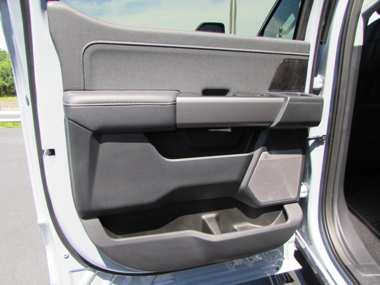 2026 Avalanche Ford Super Duty F-350 SRW Lariat 4X4 Truck