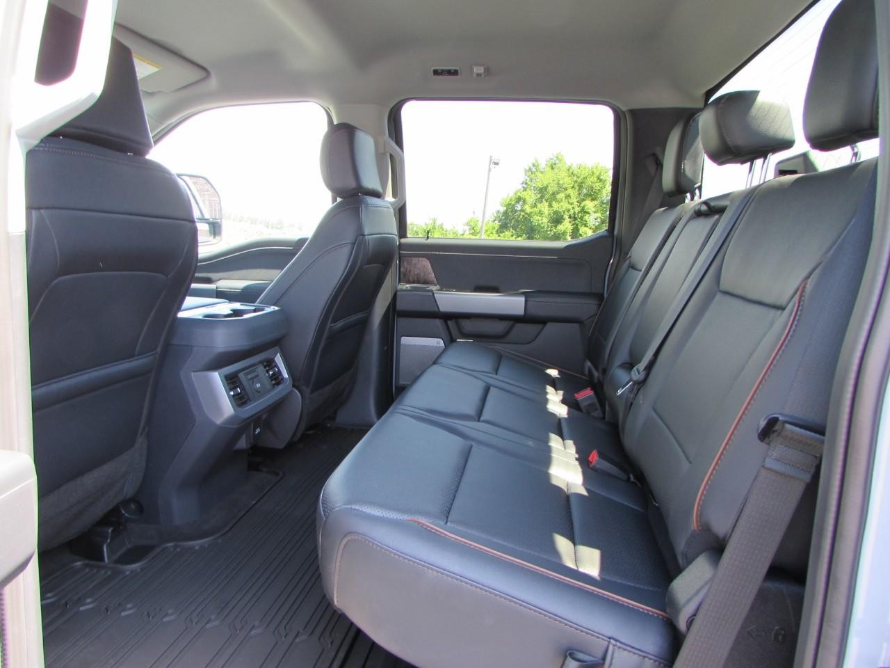 2026 Avalanche Ford Super Duty F-350 SRW Lariat 4X4 Truck