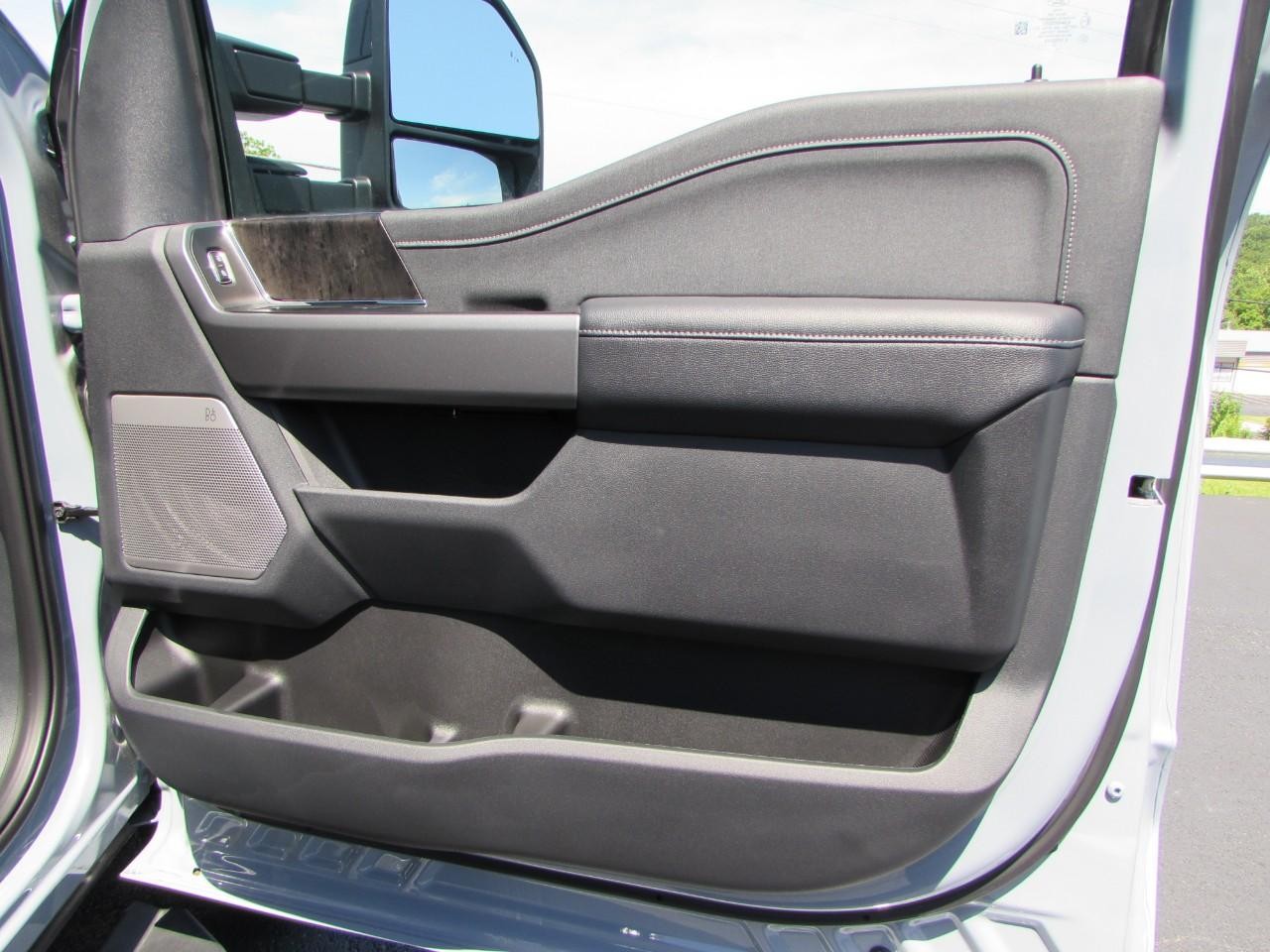 2026 Avalanche Ford Super Duty F-350 SRW Lariat 4X4 Truck