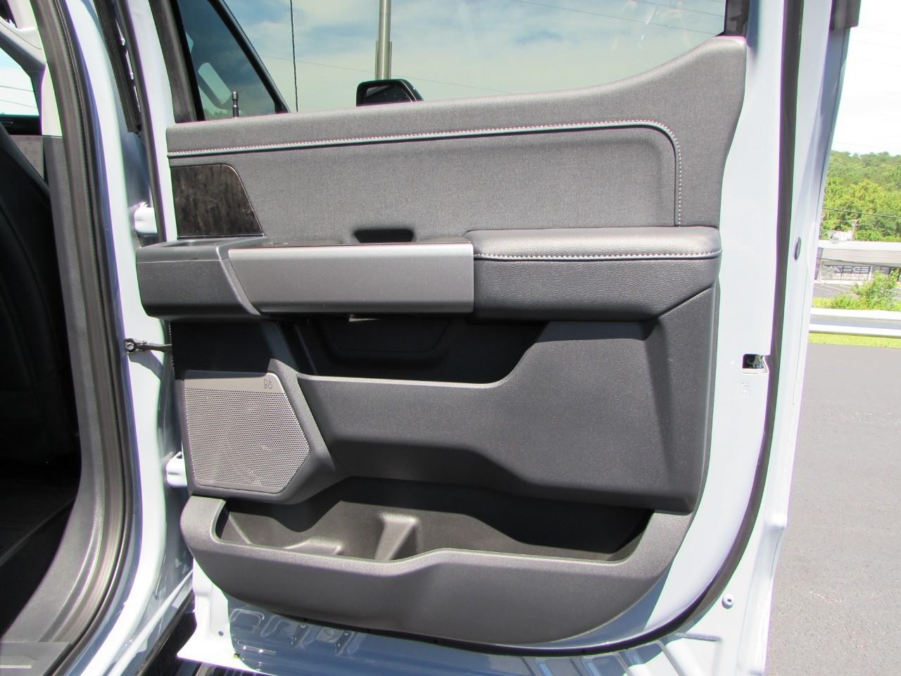 2026 Avalanche Ford Super Duty F-350 SRW Lariat 4X4 Truck
