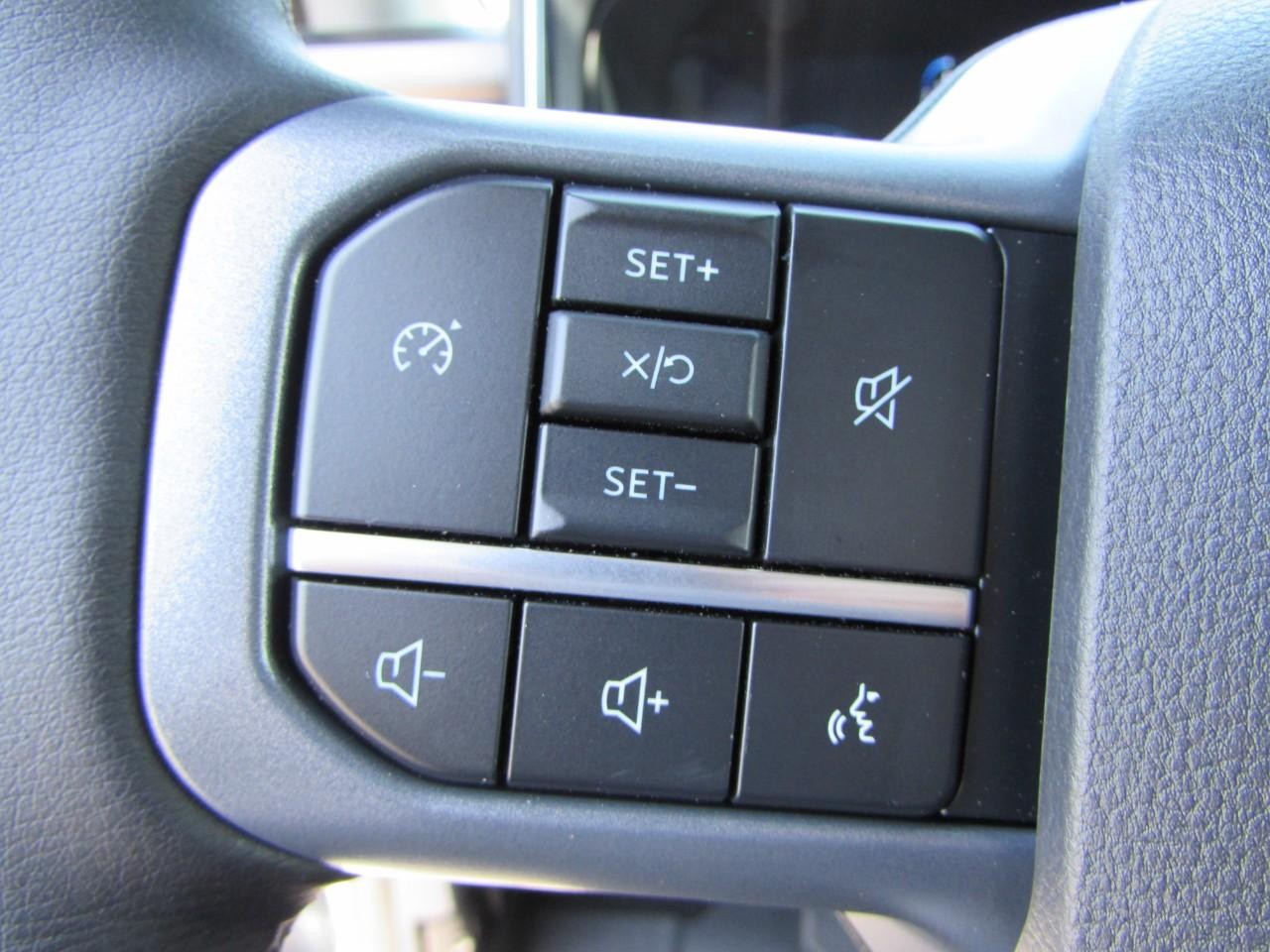 2026 Avalanche Ford Super Duty F-350 SRW Lariat 4X4 Truck