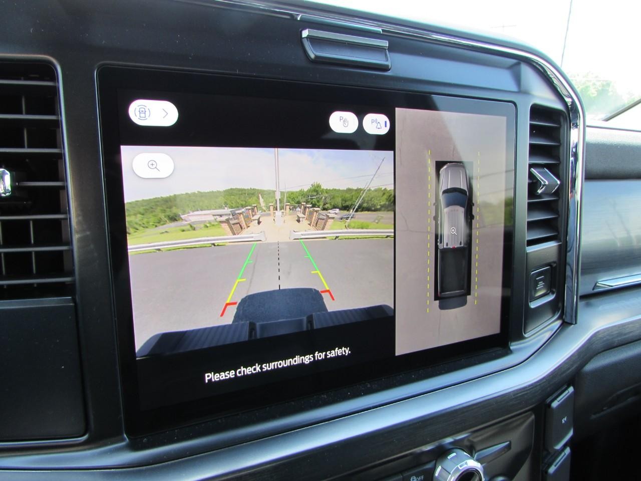 2026 Avalanche Ford Super Duty F-350 SRW Lariat 4X4 Truck