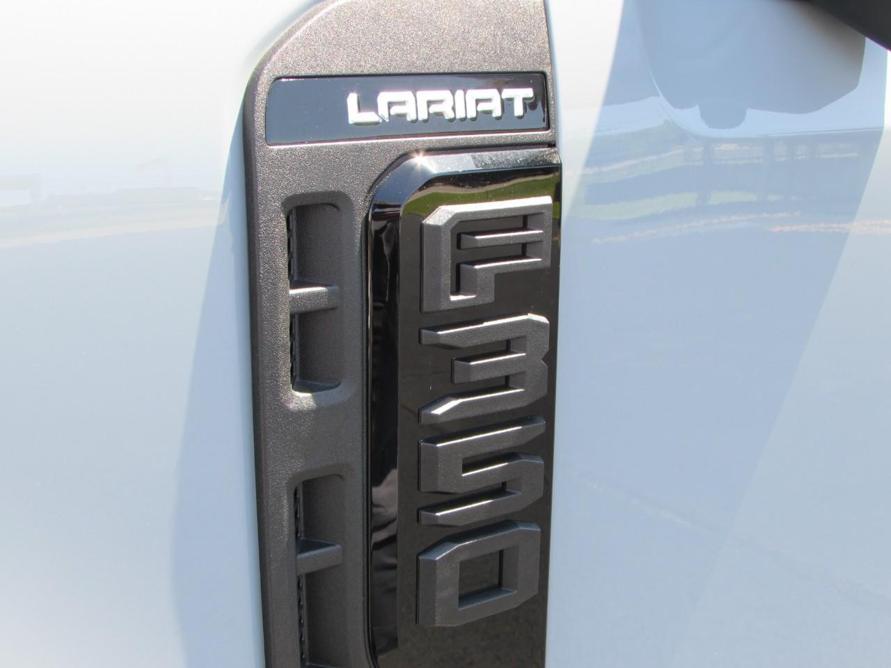 2026 Avalanche Ford Super Duty F-350 SRW Lariat 4X4 Truck