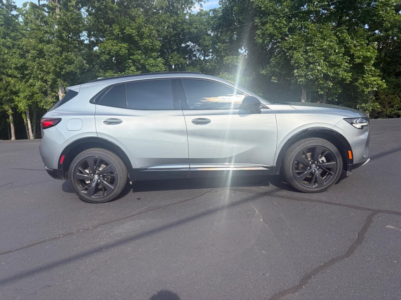 Buick Envision Vehicle Full-screen Gallery Image 02