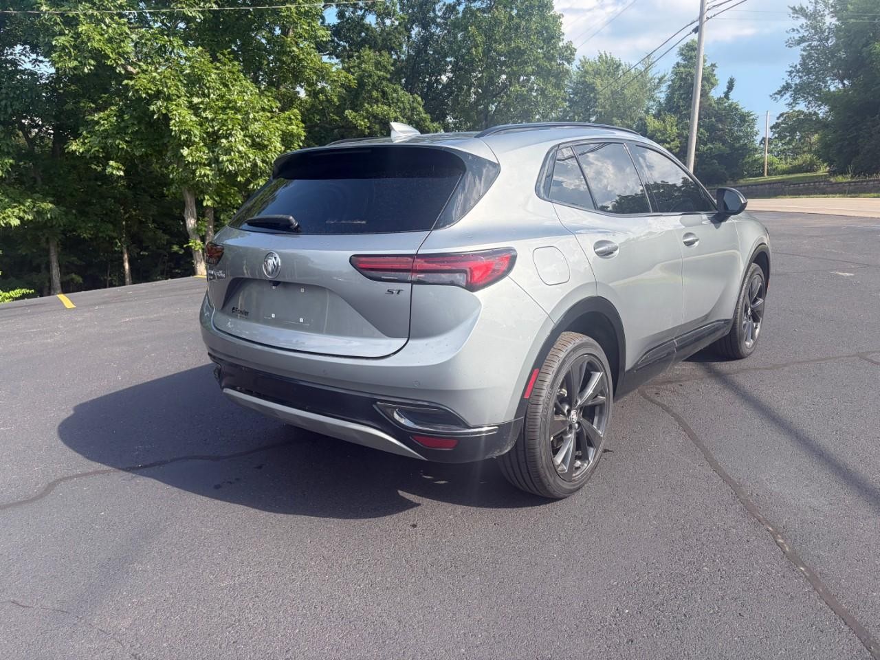Buick Envision Vehicle Full-screen Gallery Image 03
