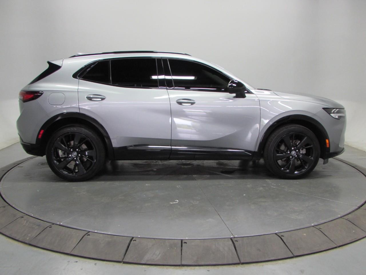 Buick Envision Vehicle Full-screen Gallery Image 08