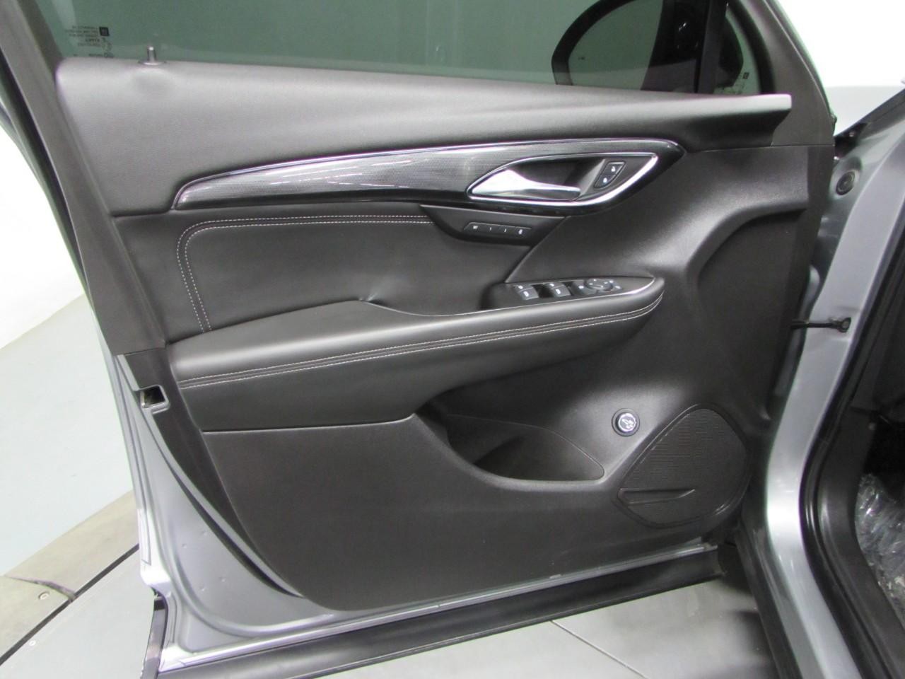 Buick Envision Vehicle Full-screen Gallery Image 12