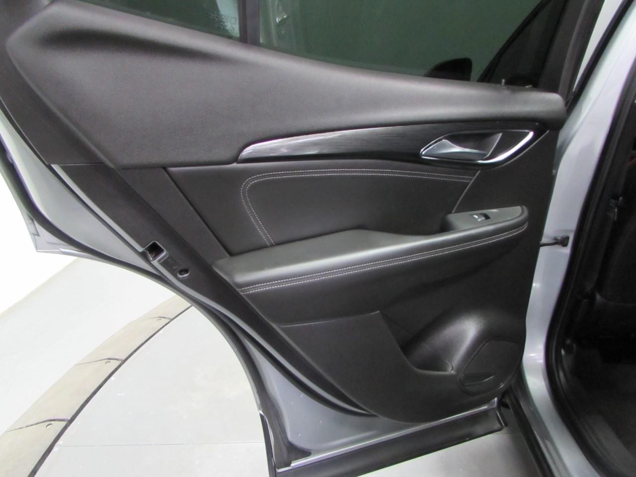 Buick Envision Vehicle Full-screen Gallery Image 14