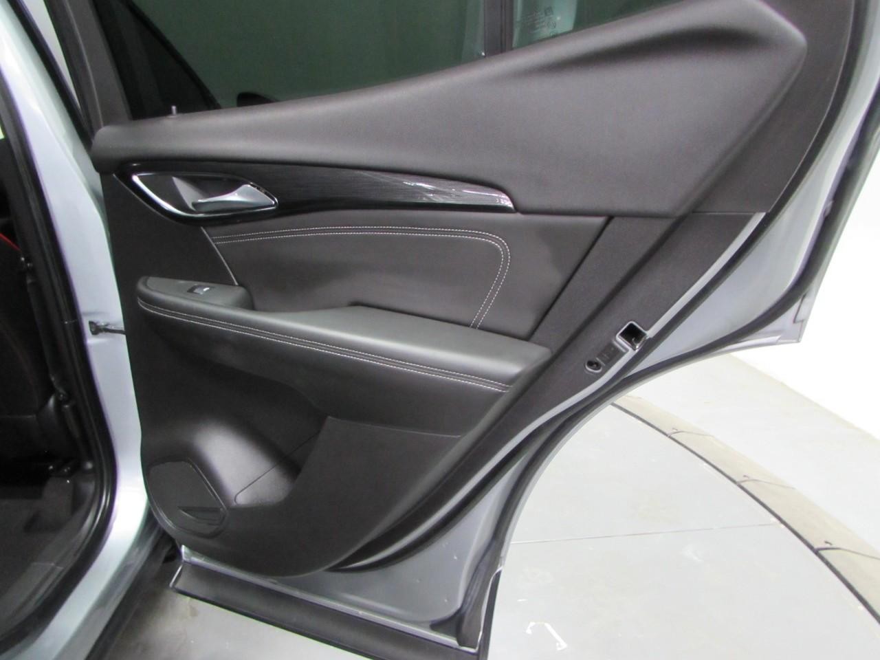 Buick Envision Vehicle Full-screen Gallery Image 18