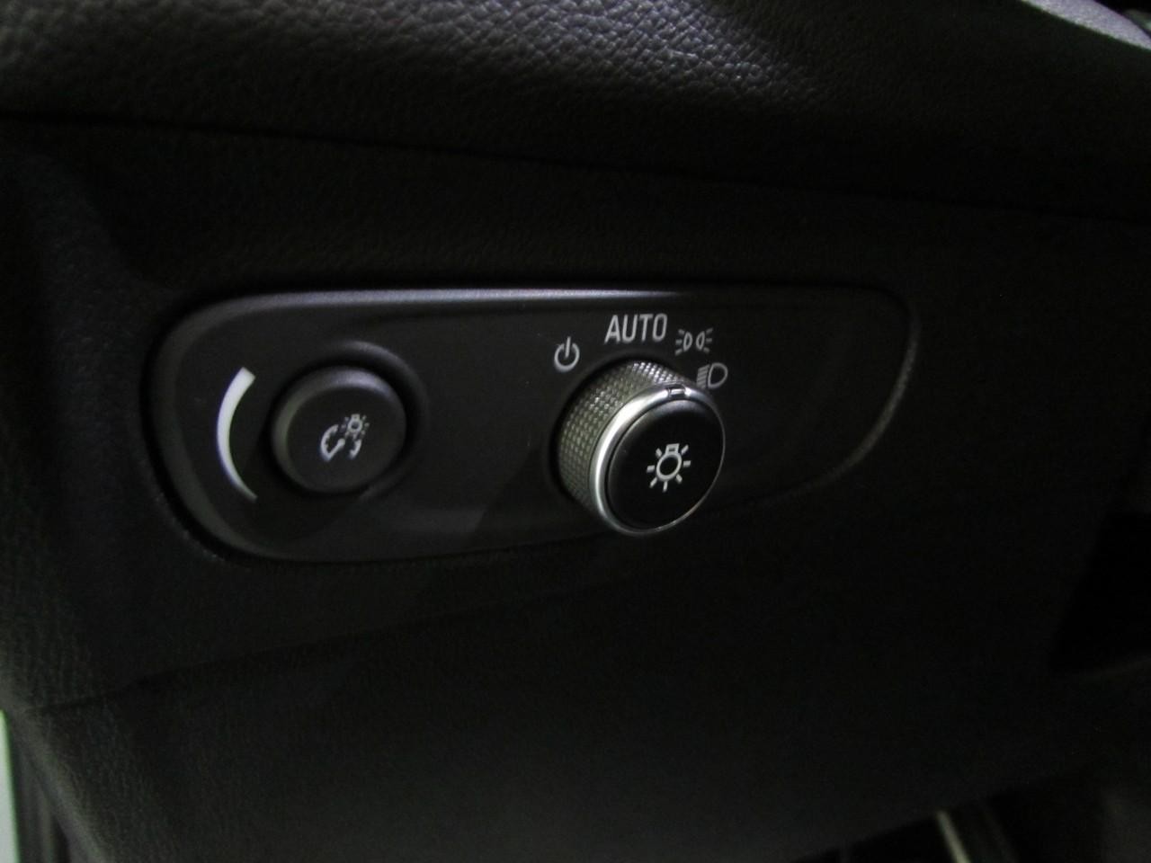 Buick Envision Vehicle Full-screen Gallery Image 23