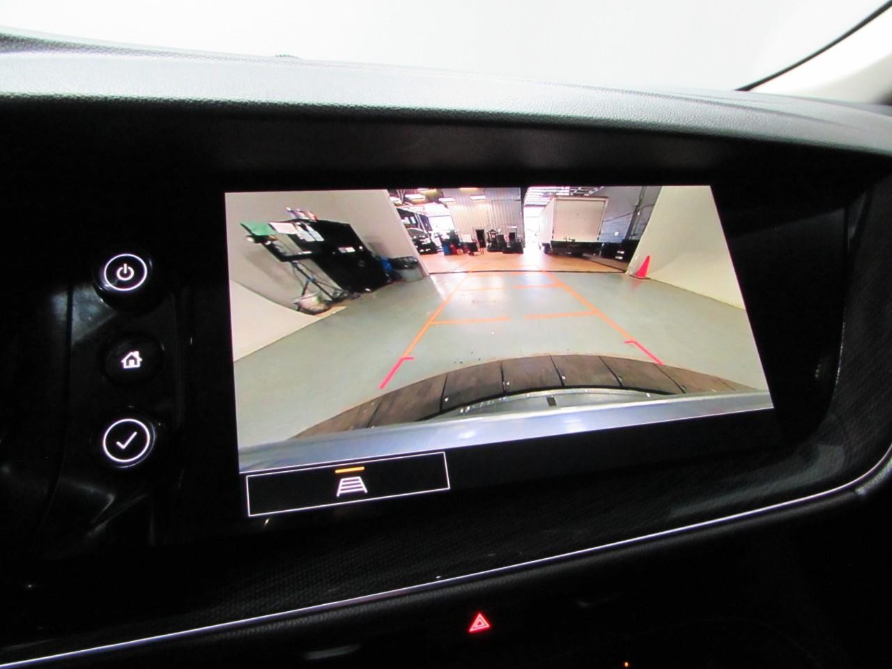Buick Envision Vehicle Full-screen Gallery Image 29