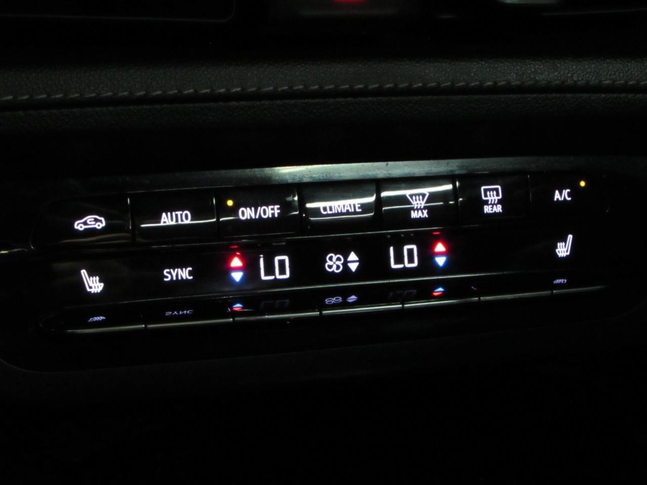 Buick Envision Vehicle Full-screen Gallery Image 30