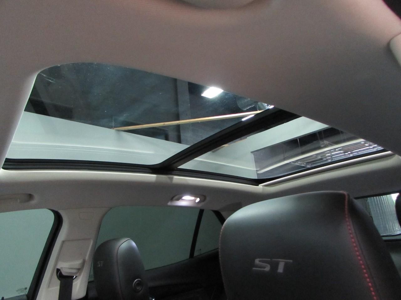 Buick Envision Vehicle Full-screen Gallery Image 32