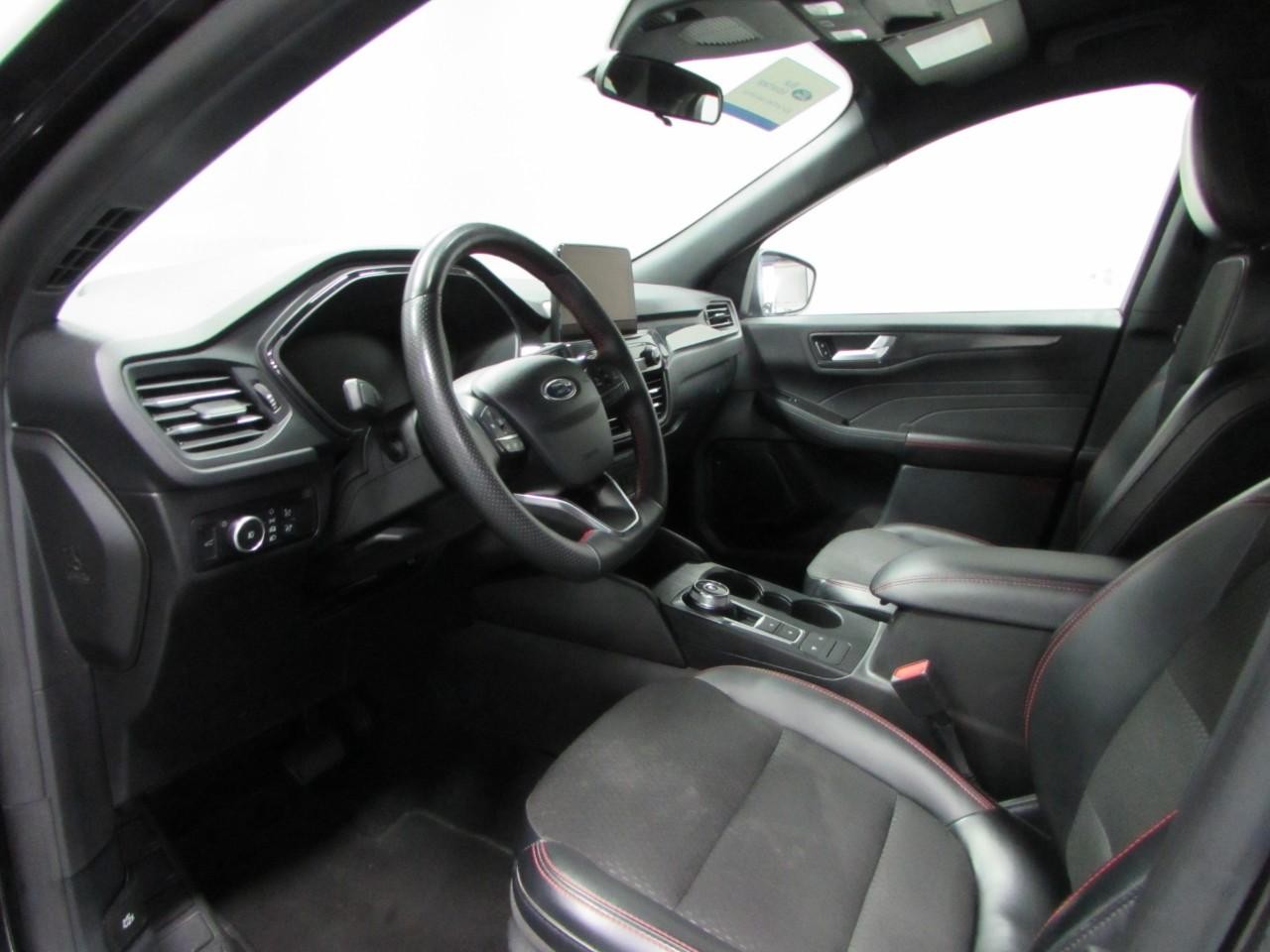 Ford Escape Vehicle Full-screen Gallery Image 13