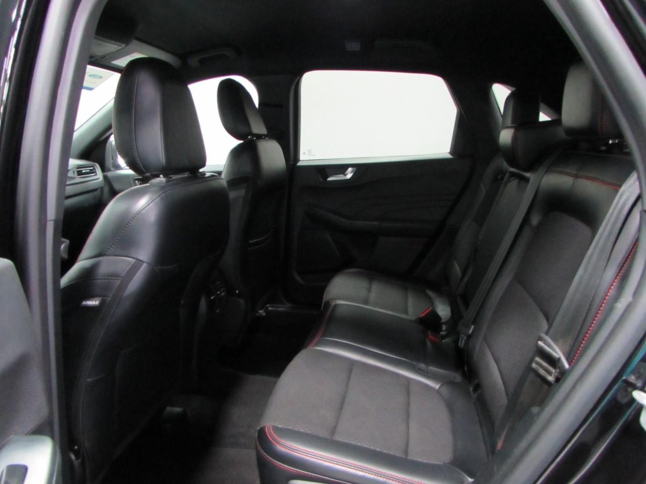 Ford Escape Vehicle Full-screen Gallery Image 15