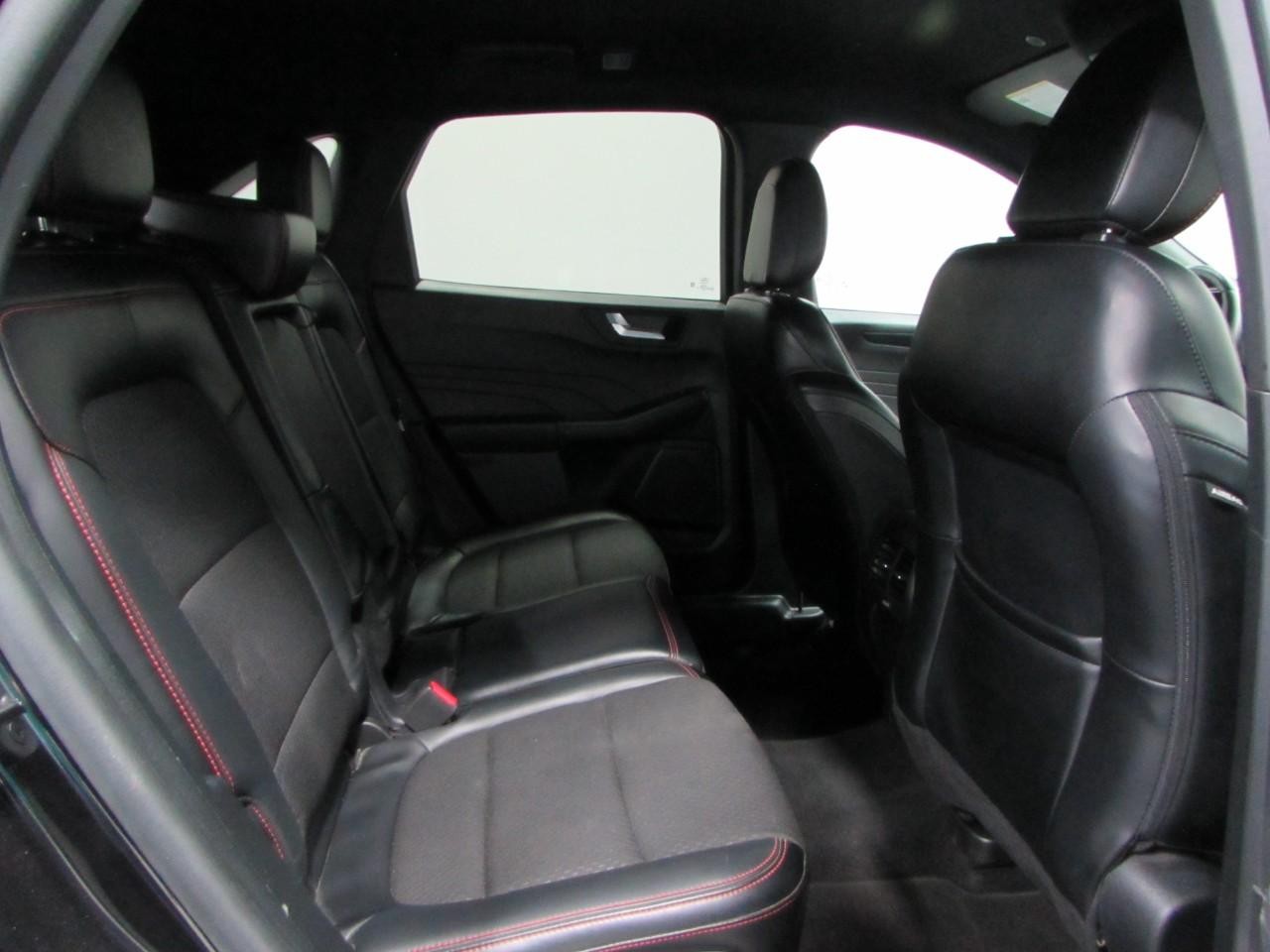 Ford Escape Vehicle Full-screen Gallery Image 19