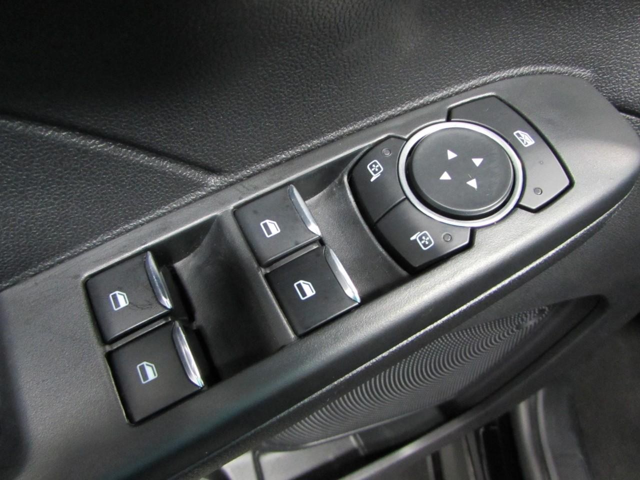 Ford Escape Vehicle Full-screen Gallery Image 20