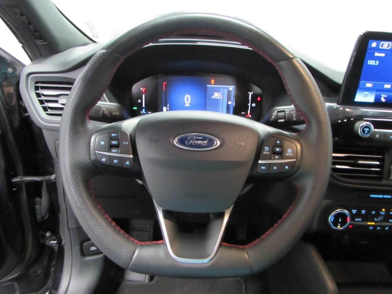 Ford Escape Vehicle Full-screen Gallery Image 23