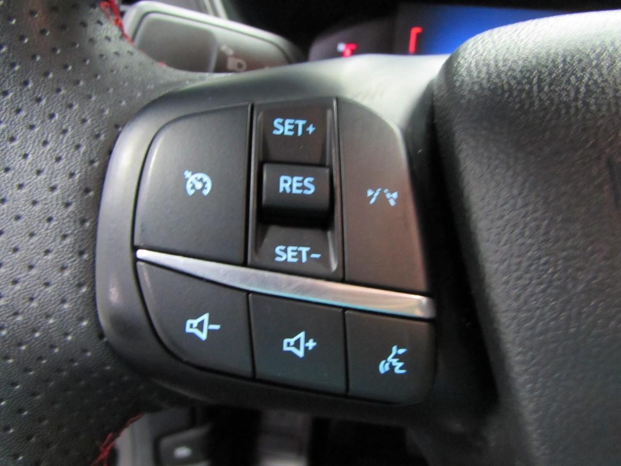 Ford Escape Vehicle Full-screen Gallery Image 24
