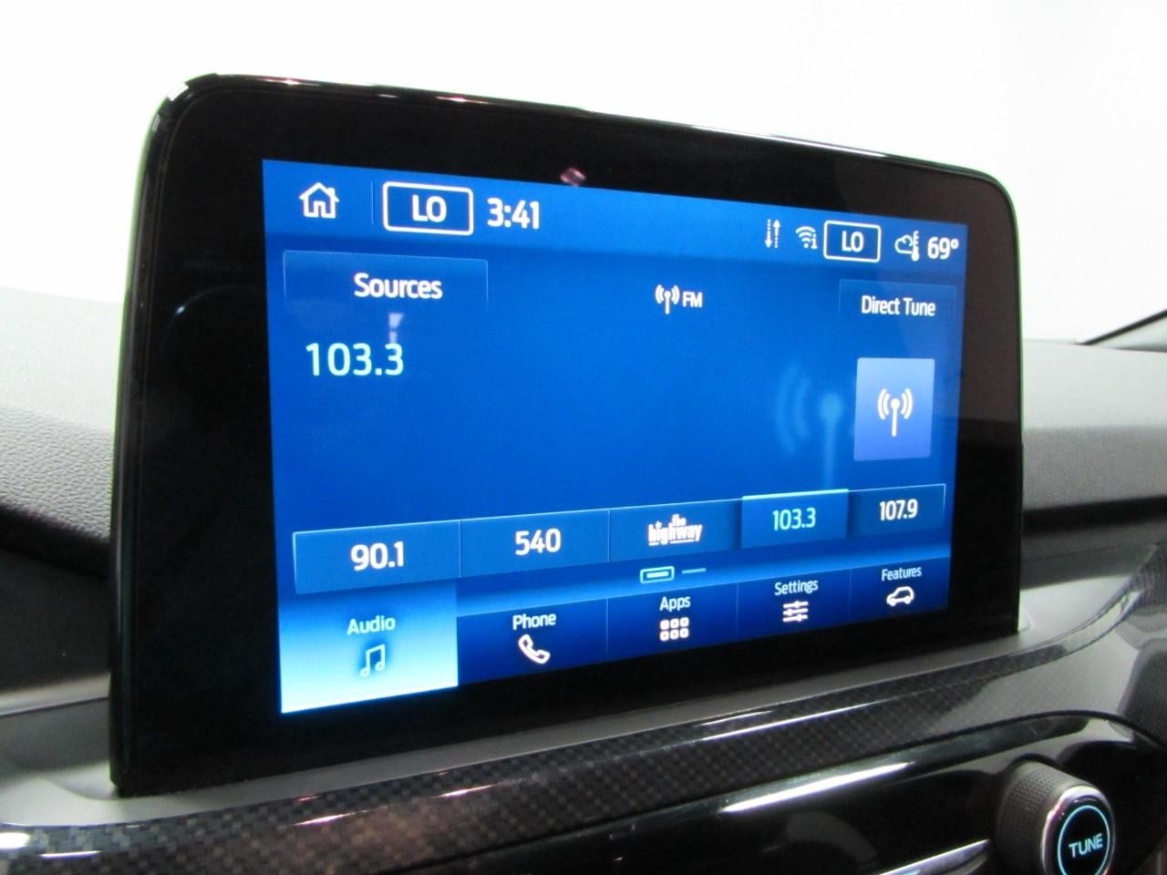 Ford Escape Vehicle Full-screen Gallery Image 27