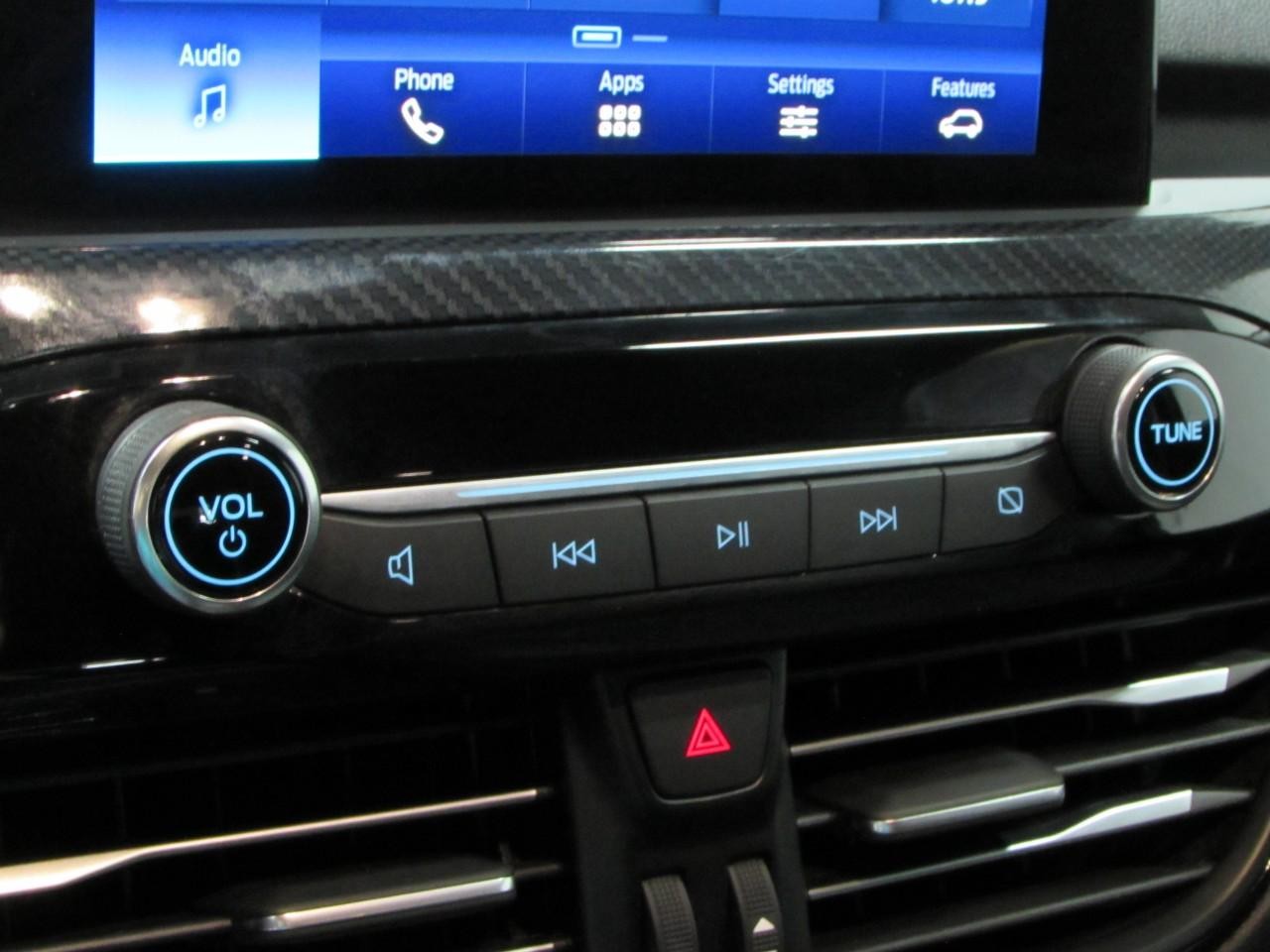 Ford Escape Vehicle Full-screen Gallery Image 29