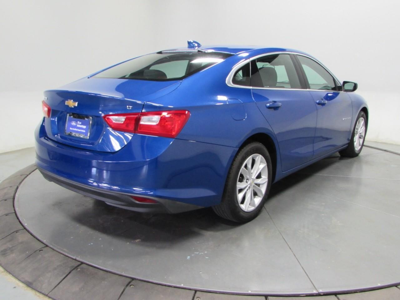 Chevrolet Malibu Vehicle Full-screen Gallery Image 07