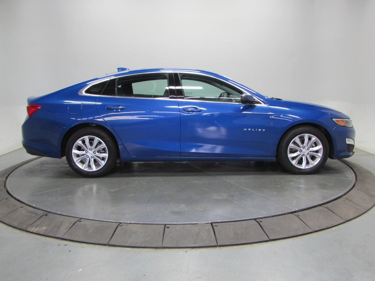 Chevrolet Malibu Vehicle Full-screen Gallery Image 08