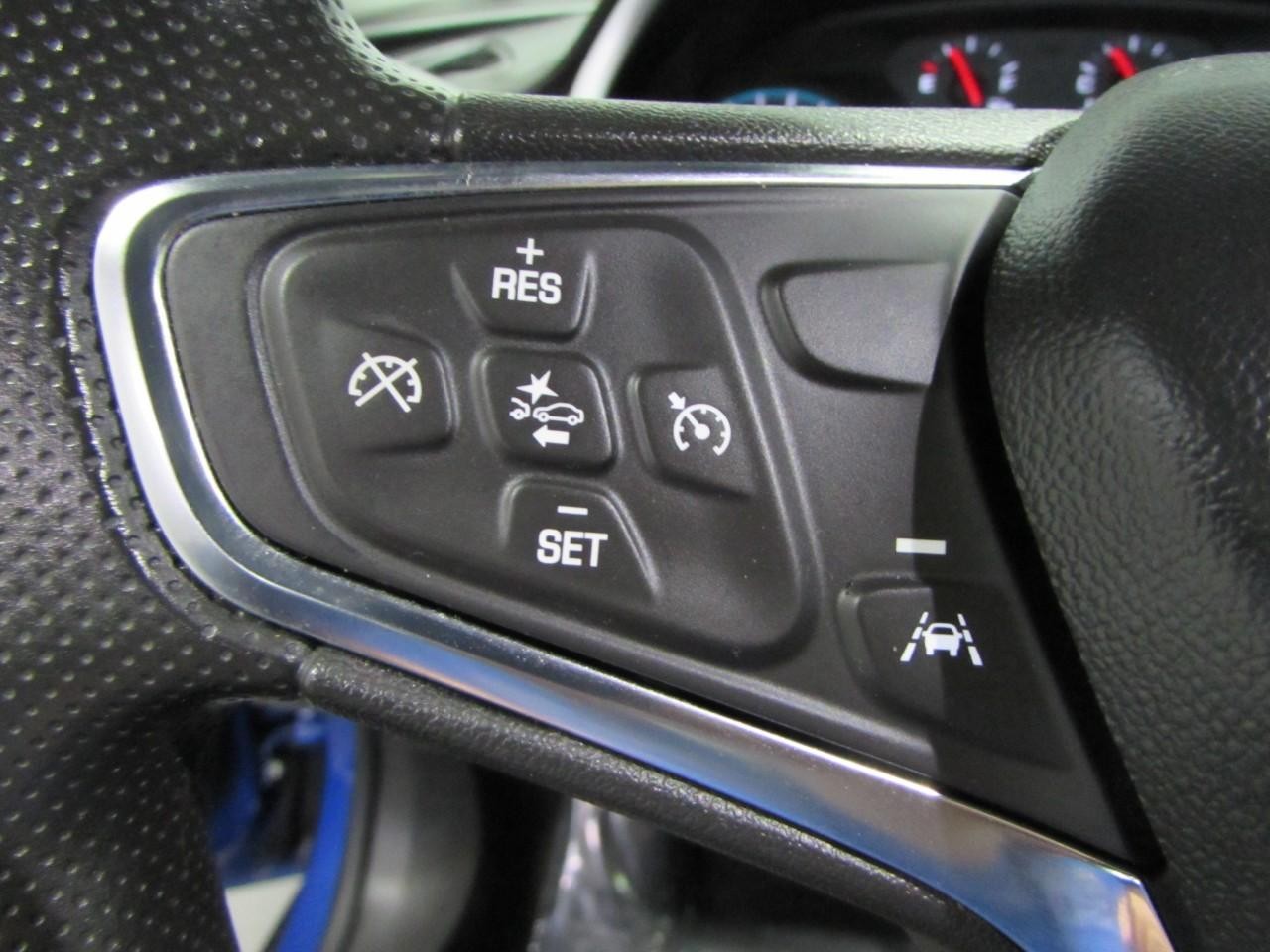 Chevrolet Malibu Vehicle Full-screen Gallery Image 24