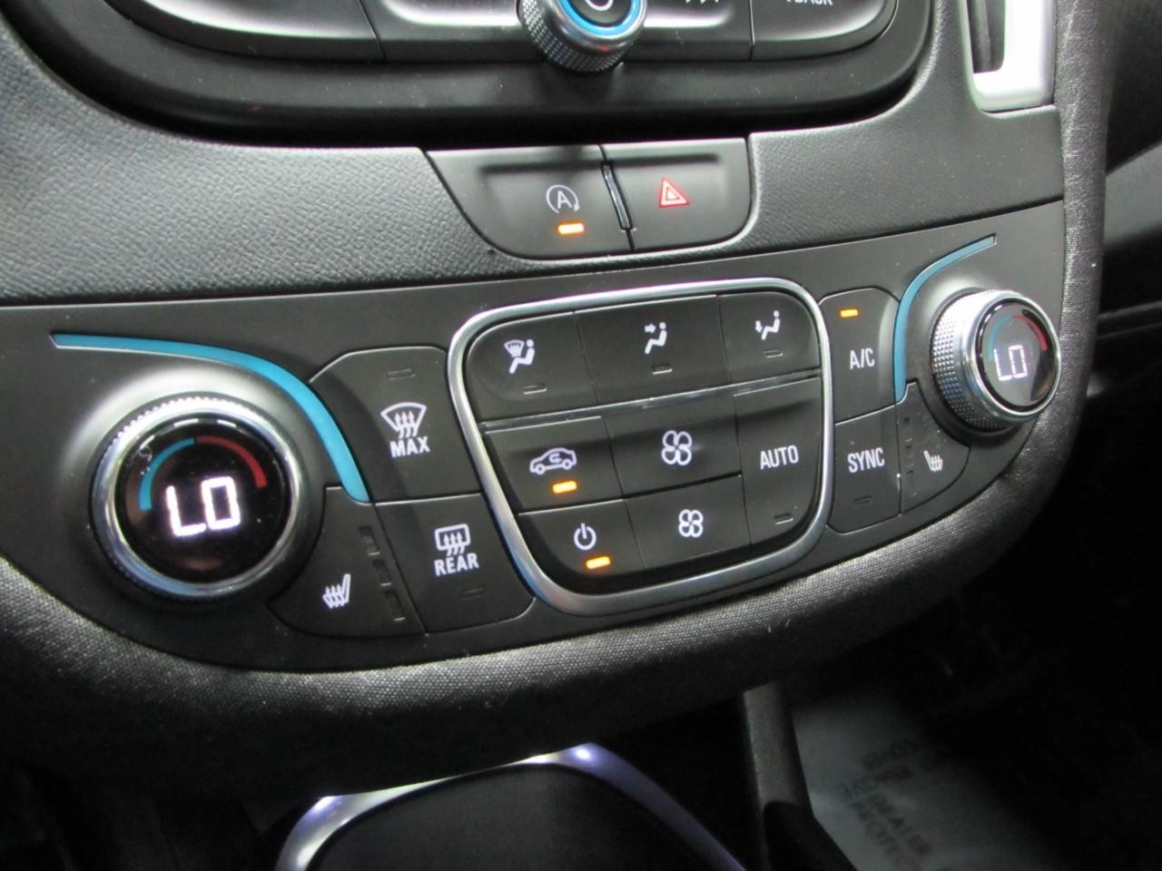 Chevrolet Malibu Vehicle Full-screen Gallery Image 30