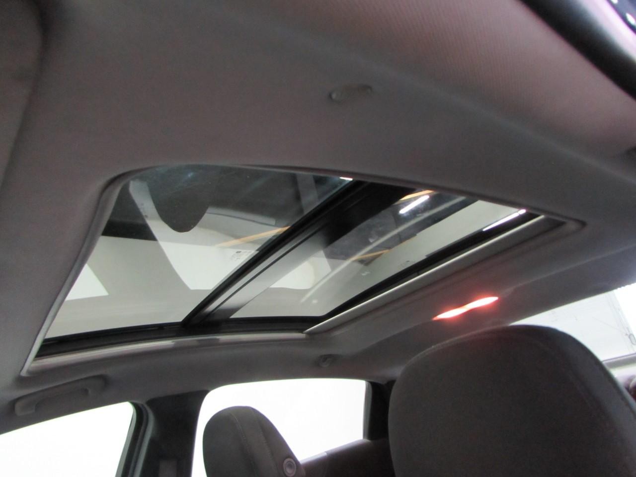 Chevrolet Malibu Vehicle Full-screen Gallery Image 32