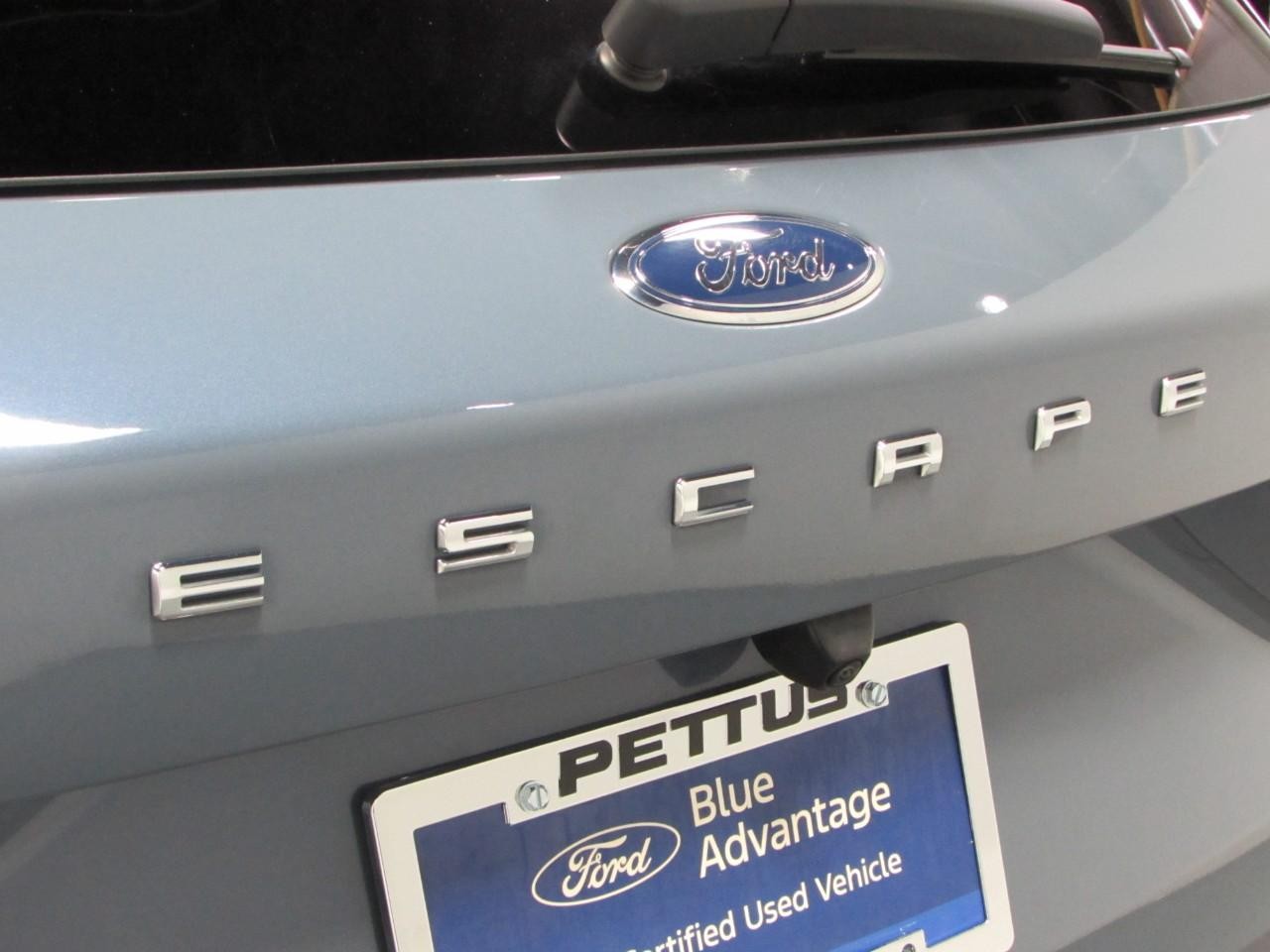 Ford Escape Vehicle Full-screen Gallery Image 33