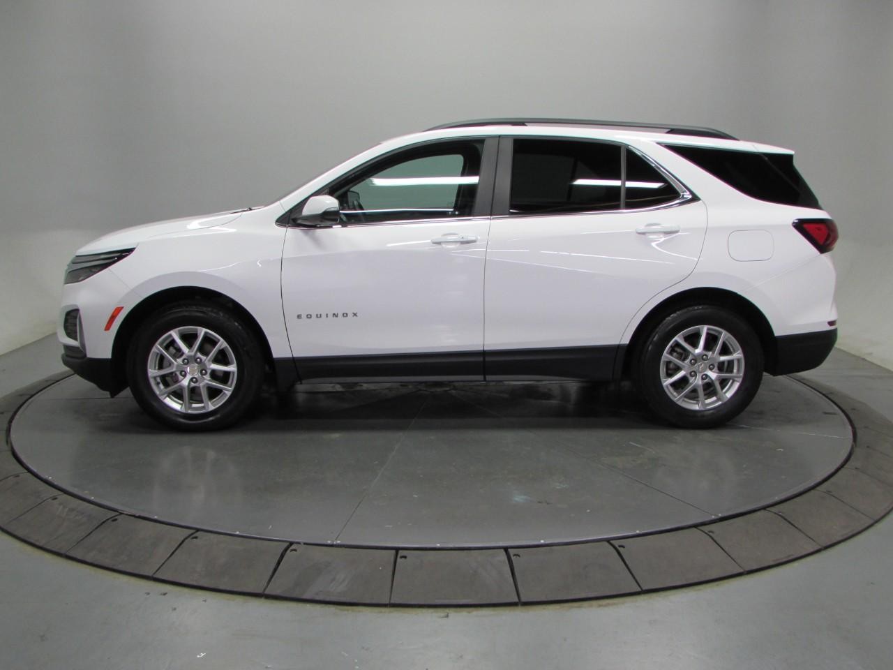 Chevrolet Equinox Vehicle Full-screen Gallery Image 04