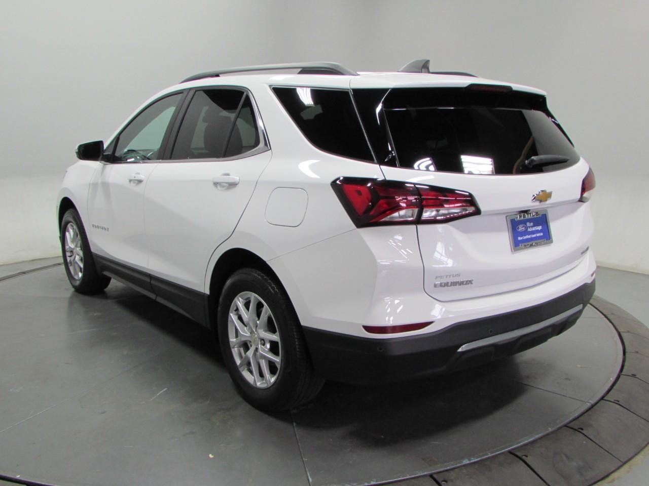 Chevrolet Equinox Vehicle Full-screen Gallery Image 05