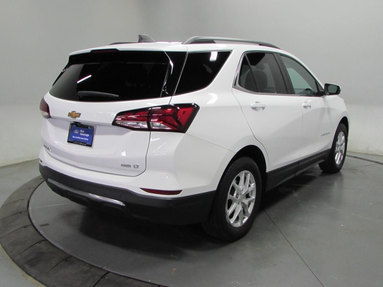 Chevrolet Equinox Vehicle Full-screen Gallery Image 07