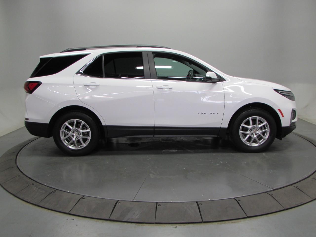 Chevrolet Equinox Vehicle Full-screen Gallery Image 08
