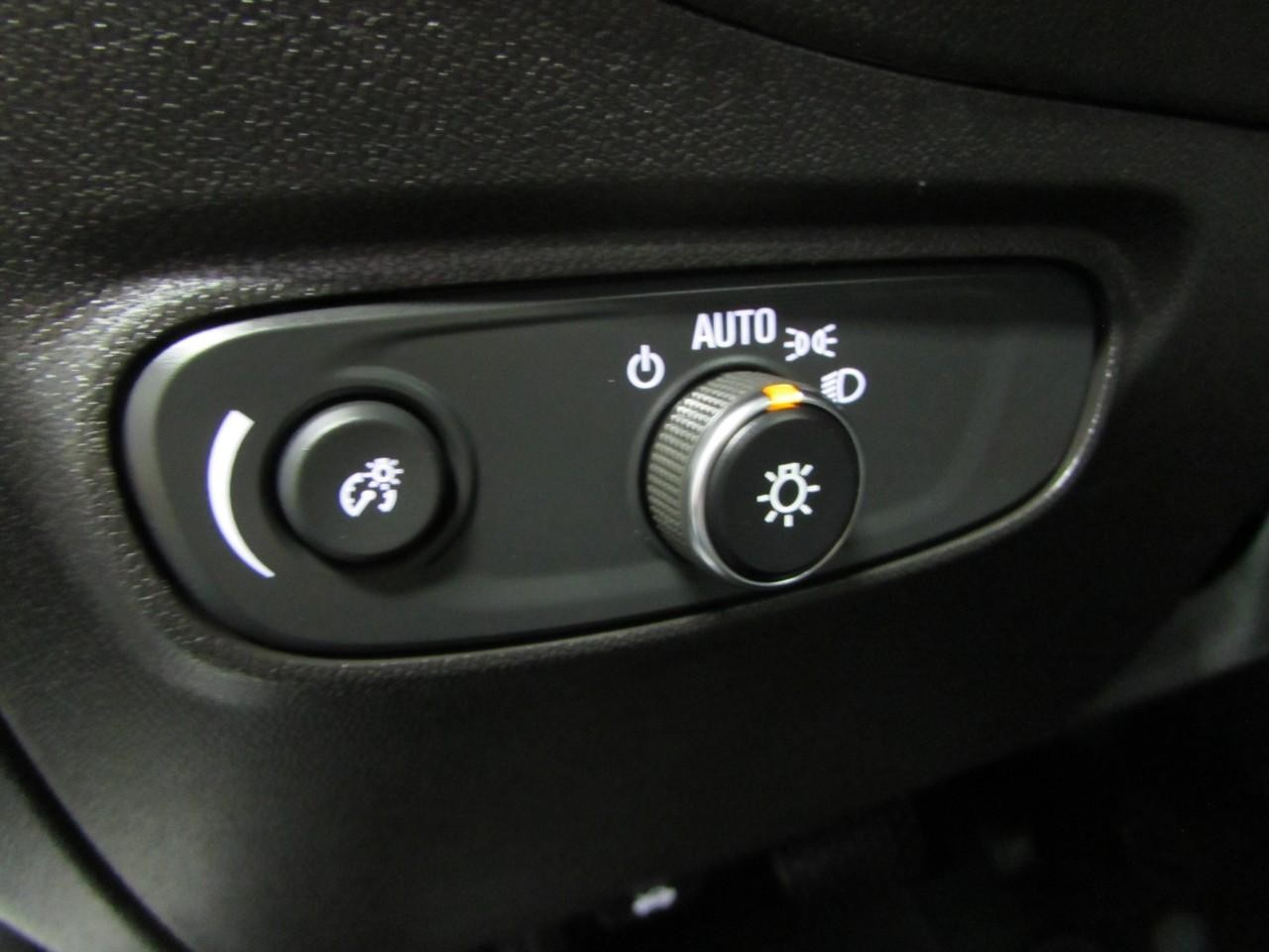 Chevrolet Equinox Vehicle Full-screen Gallery Image 22