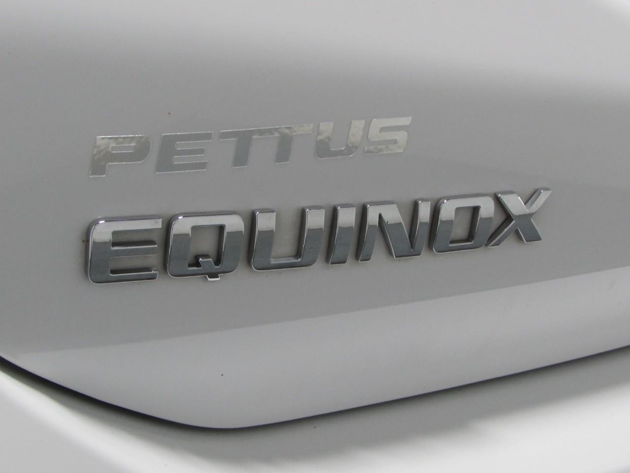 Chevrolet Equinox Vehicle Full-screen Gallery Image 32