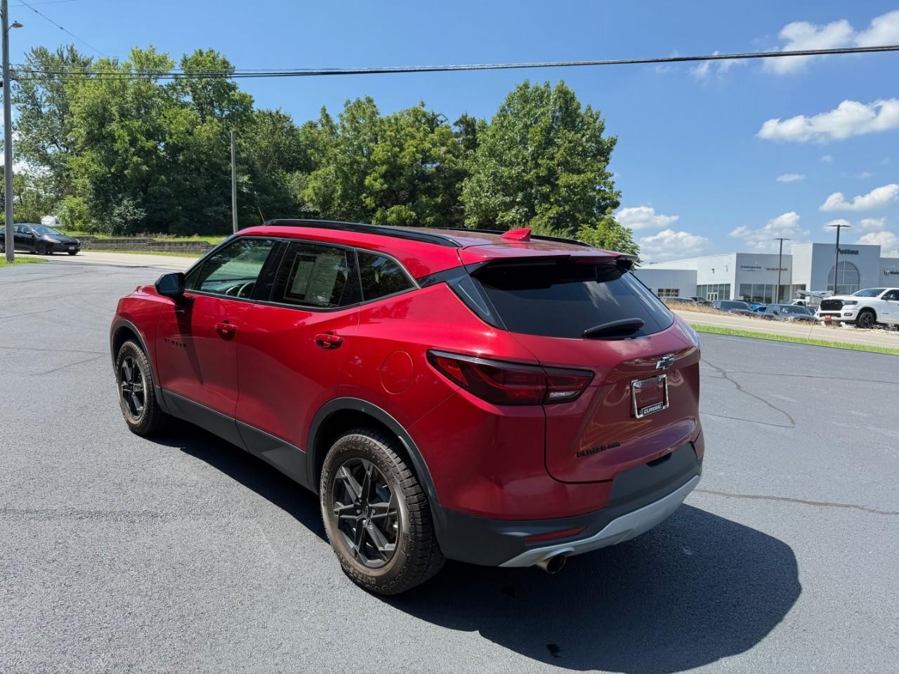 Chevrolet Blazer Vehicle Full-screen Gallery Image 03