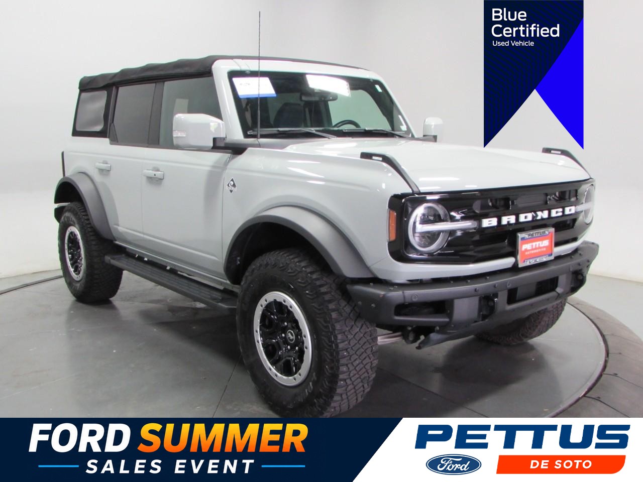 Ford Bronco Vehicle Full-screen Gallery Image 01